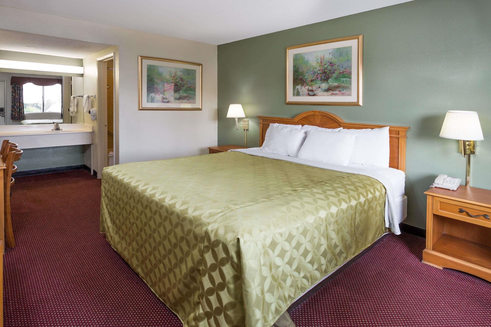 Days By Wyndham In San Bernardino